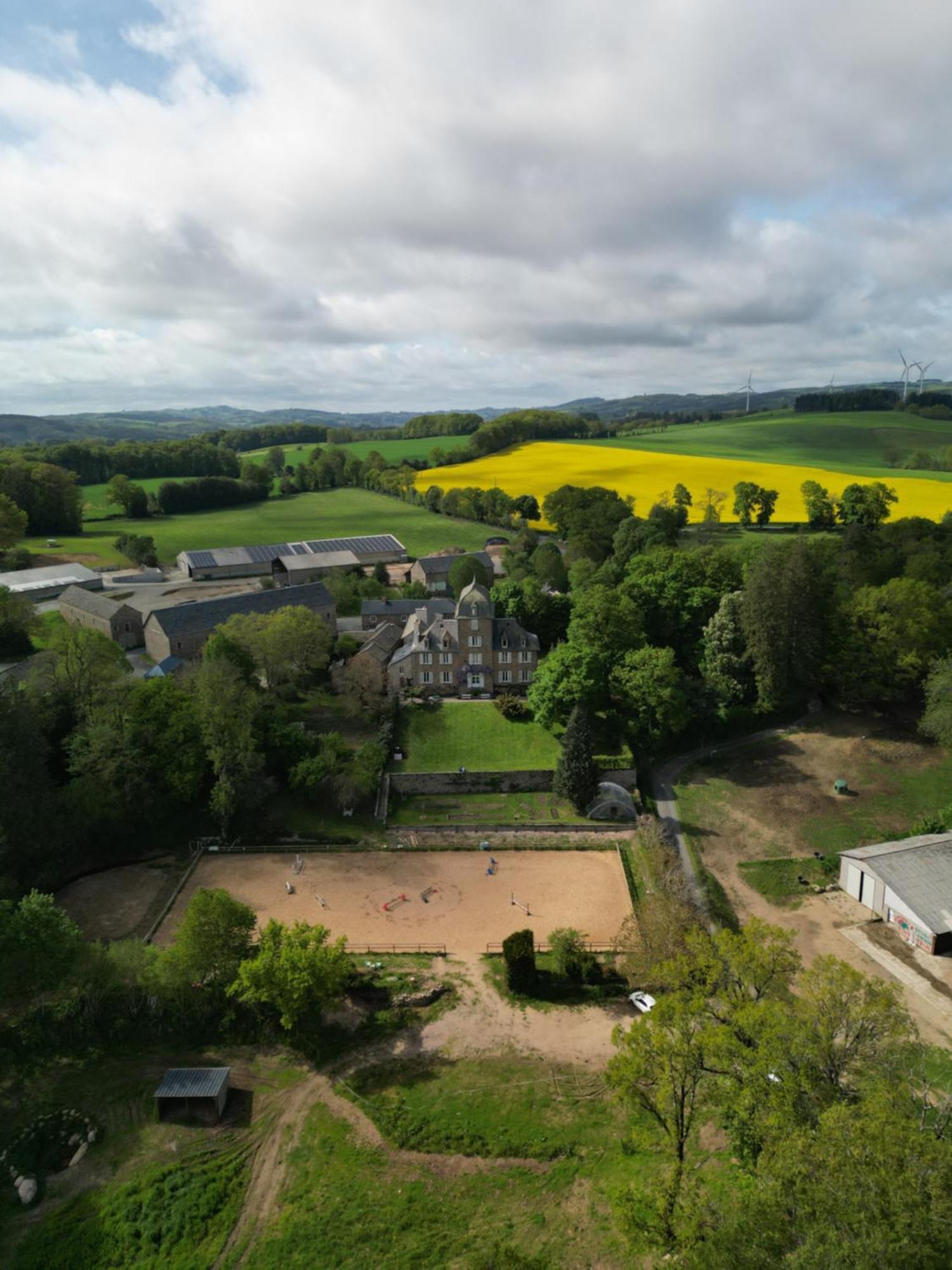 Вилла Le Domaine De Linars - L'Aile Du Chateau Le Truel Экстерьер фото