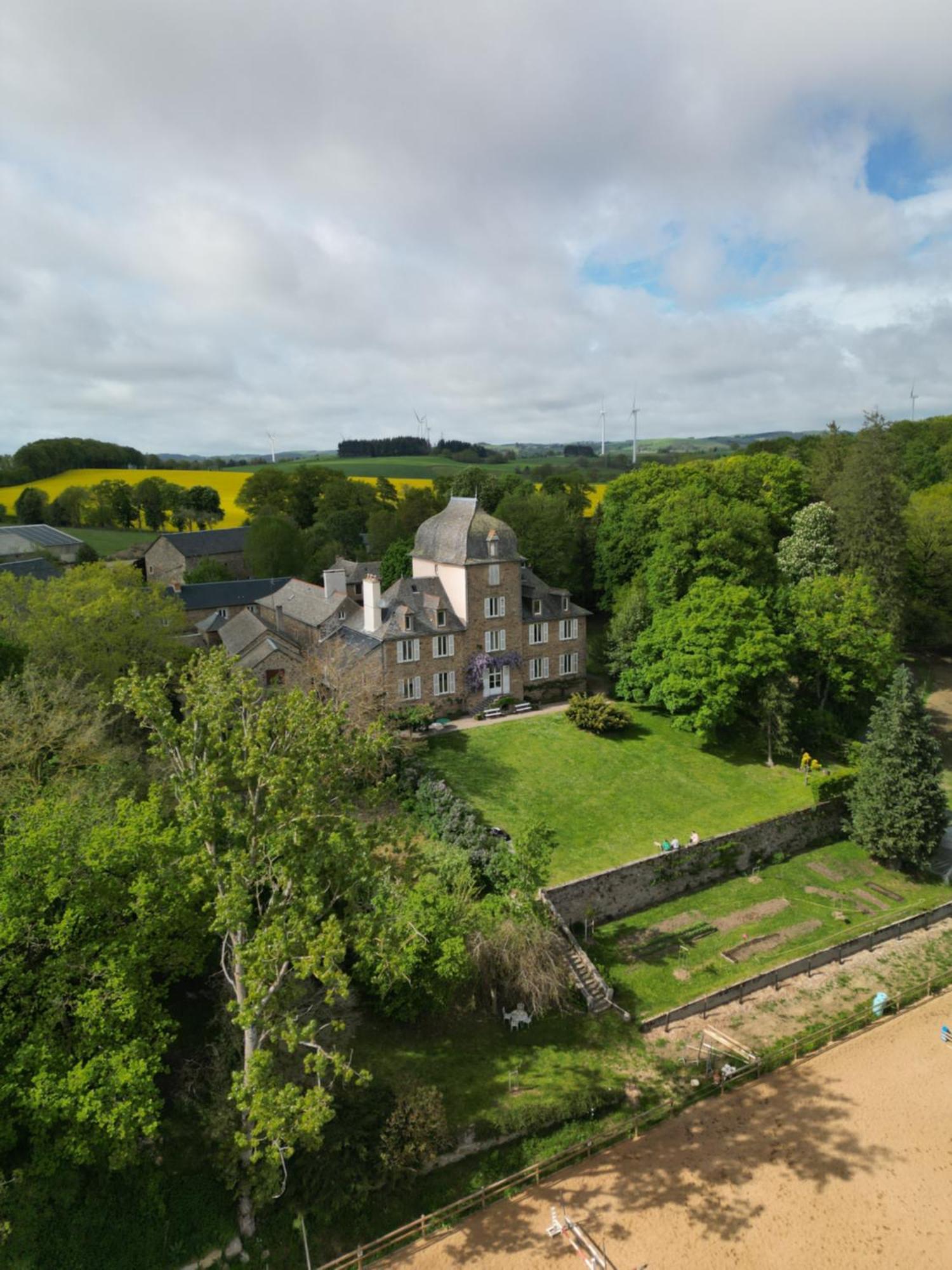 Вилла Le Domaine De Linars - L'Aile Du Chateau Le Truel Экстерьер фото